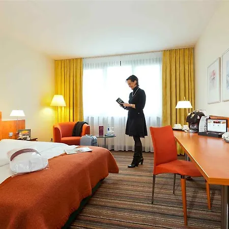 Hotel Mercure Am Messeplatz 4*