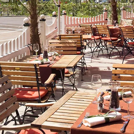 Mercure Am Messeplatz 4* אופנבורג