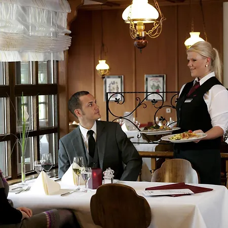Hotel Mercure Am Messeplatz 4*